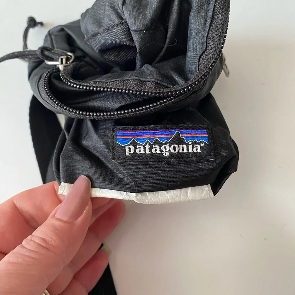 PATAGONIA Black Ultralight Black Hole Mini Hip Pack 1L unisex - Picture 13 of 16